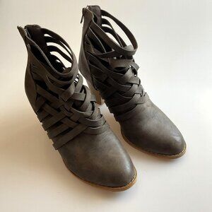 STRAPPY CHUNKY MI IM URBAN-05 ANKLE BOOTIES